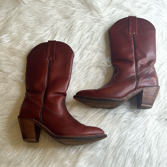 Frye Shoes - Women's Vintage Leather Frye Boots  Size 9B